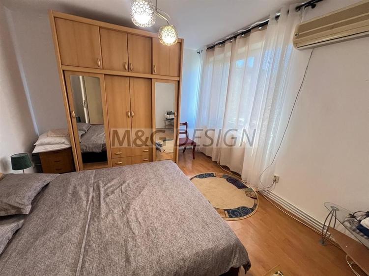 Apartament cu 3 camere semidecomandat, mobilat în Medicină