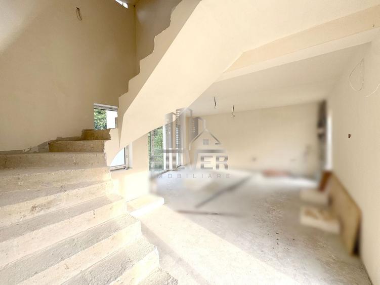 Duplex cu 4 camere cu Canalizare în Câmpului