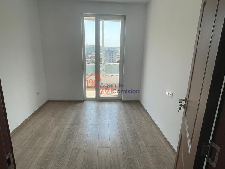 Apartament cu 4 camere decomandat în Păcurari