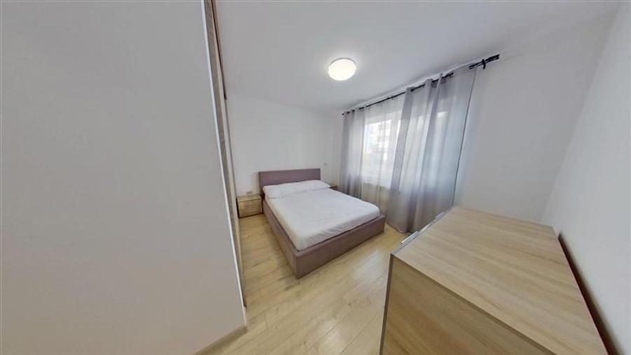 Apartament cu 2 camere decomandat, mobilat în Tractorul