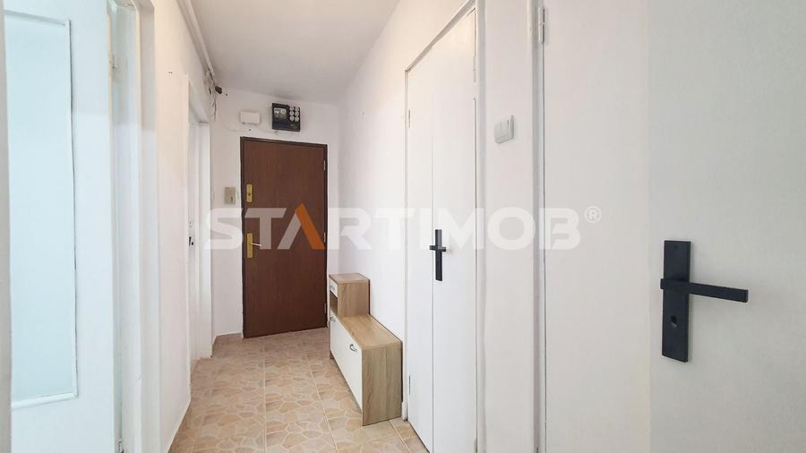 Apartament cu 3 camere decomandat, mobilat în Vlahuță