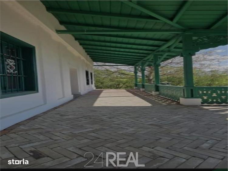 Casă cu 4 camere în Central