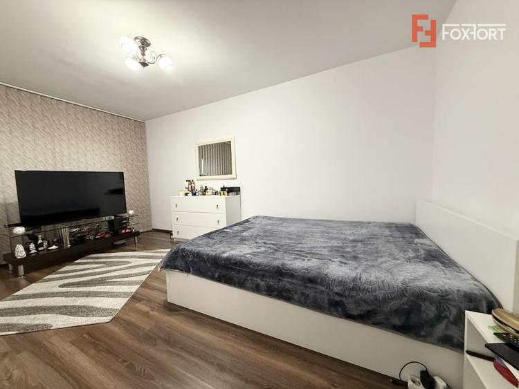 Apartament cu 3 camere decomandat în Lipovei