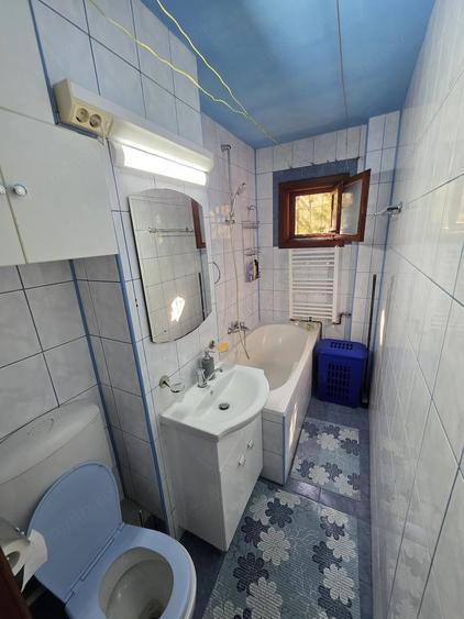 Apartament cu 3 camere semidecomandat în Cetății