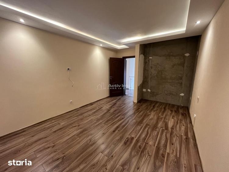 Casă cu 5 camere cu Teren 600 Mp în Central