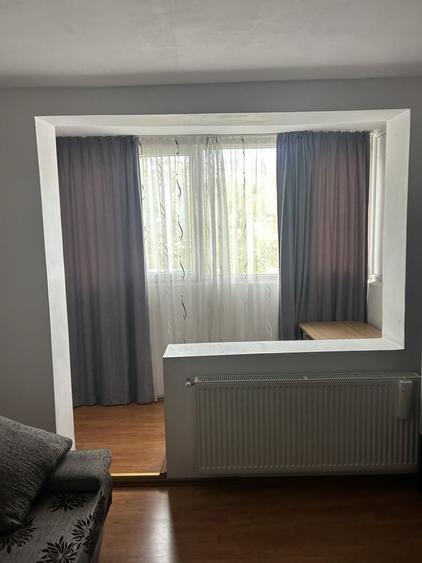 Apartament cu 2 camere decomandat în Precista