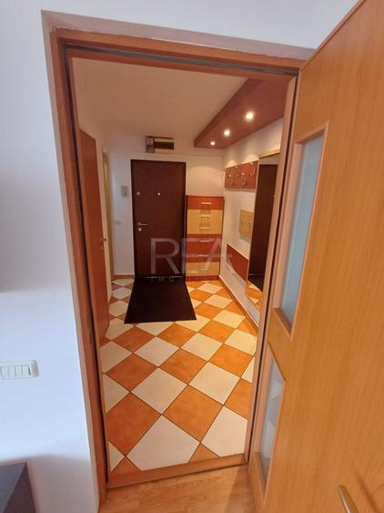 Apartament cu 3 camere decomandat, mobilat în Berceni