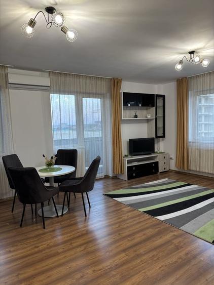 Apartament cu 3 camere decomandat în Dâmbul Rotund
