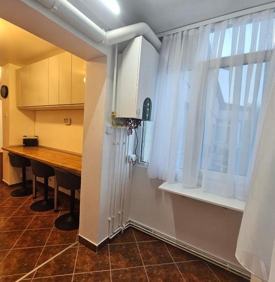 Apartament cu 2 camere decomandat, mobilat în Nicolina