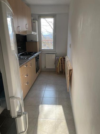 Apartament cu 2 camere semidecomandat în Vlahuță