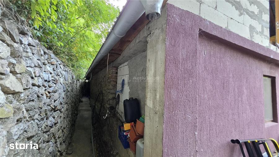 Casă cu 3 camere cu Teren 420 Mp în Oravița