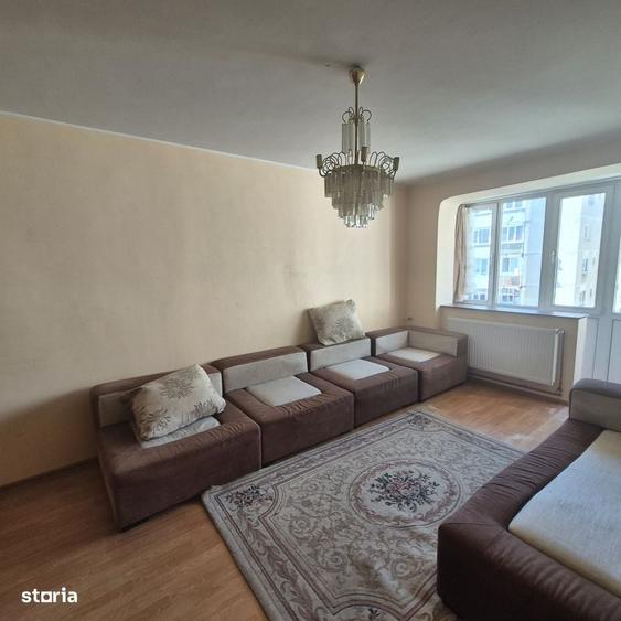 Apartament cu 3 camere decomandat în Tineretului