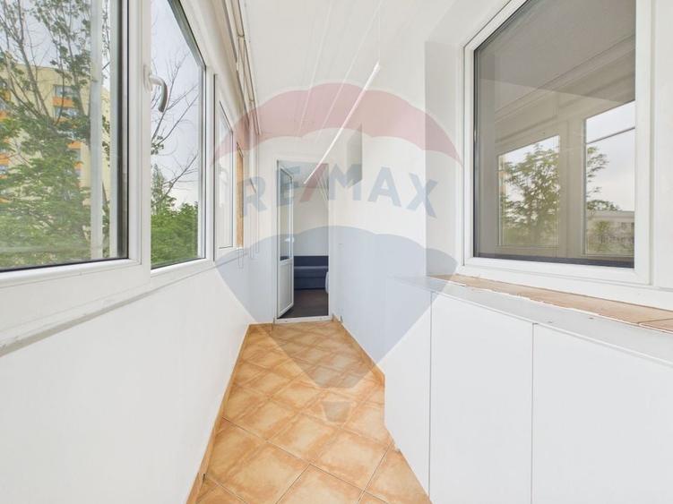 Apartament cu 2 camere semidecomandat, mobilat în Titan