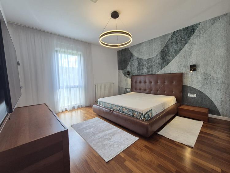 Apartament cu 3 camere decomandat în Băneasa