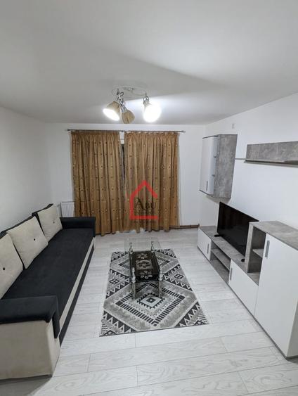Apartament cu 3 camere semidecomandat în Dacia