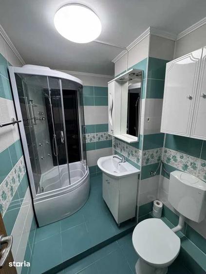 Apartament cu 3 camere decomandat în Micro 16