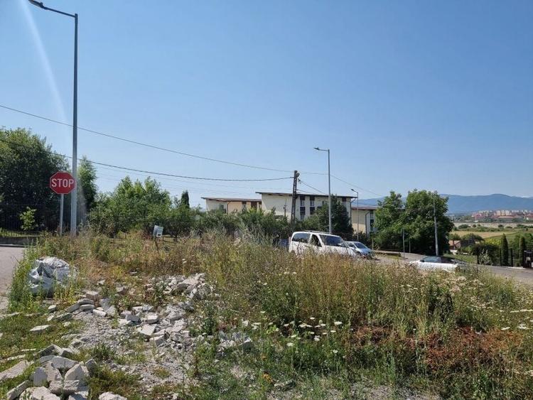 Teren Construcții intravilan de 600 mp, în Gușterița