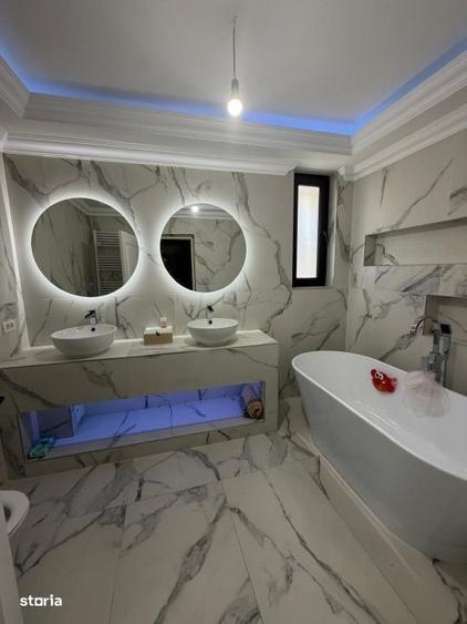 Casă cu 4 camere decomandat în Bărnești