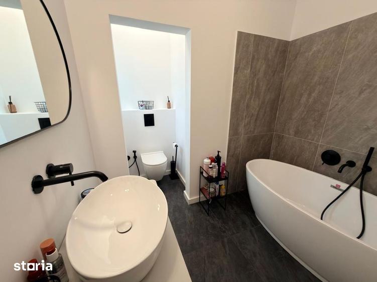 Casă cu 4 camere cu Teren 124 Mp în Palazu Mare