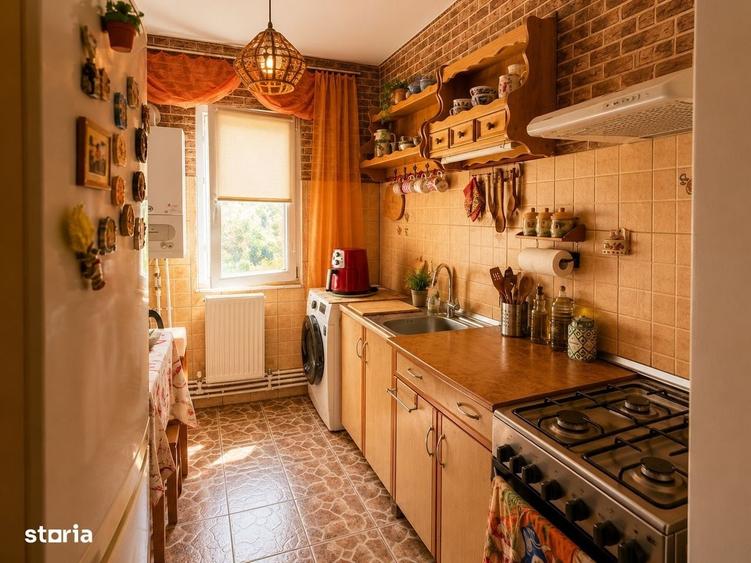 Apartament cu 3 camere semidecomandat în Podu Roș