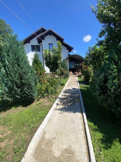 Casă cu 4 camere în Brebu