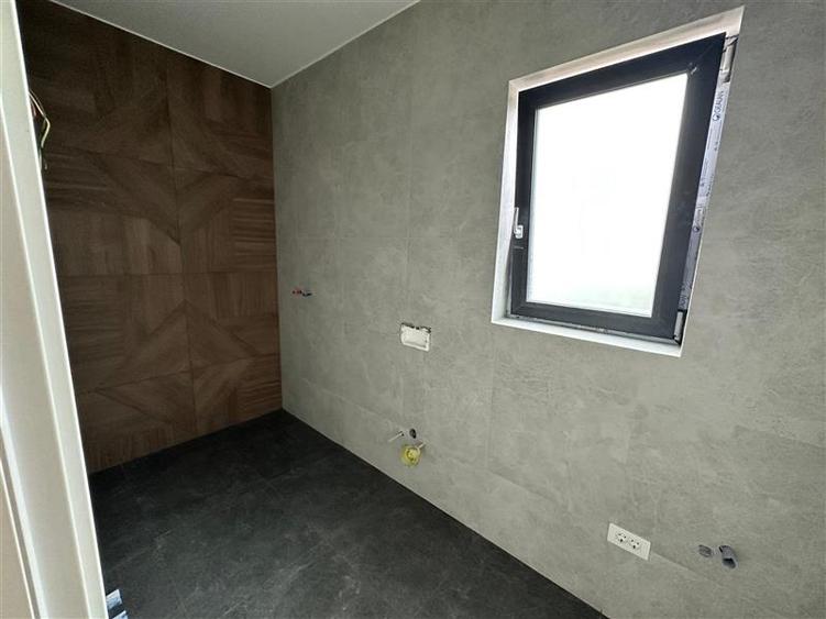 Casă individuală cu 4 camere cu Teren 500 Mp în Tomești
