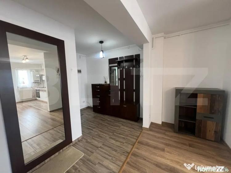 Apartament cu 3 camere semidecomandat în Florești