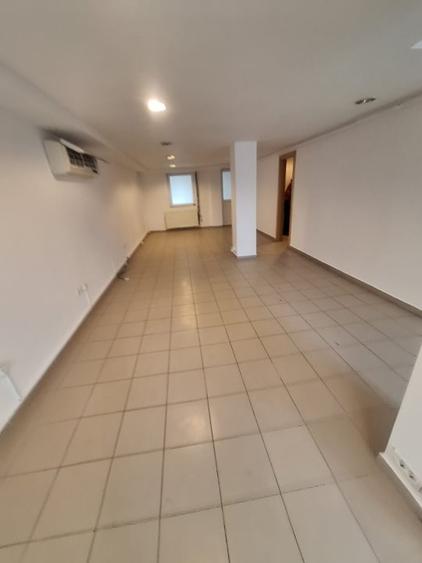 Delfinariu, cladire P+1 , spatiu depozitare 126 mp., curte 463 mp. - 4