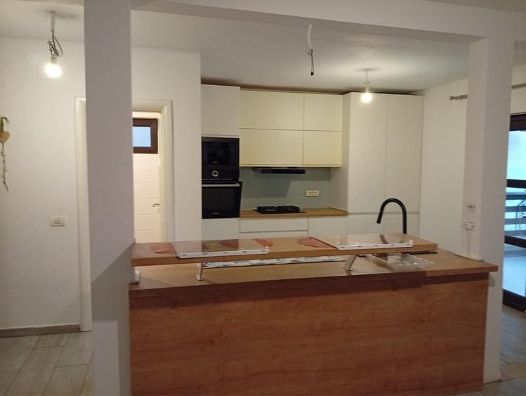 Casă cu 3 camere cu Teren 239 Mp în Tunari