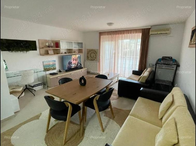 Apartament cu 3 camere decomandat în Neptun