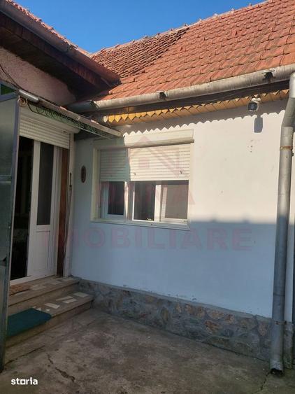 Casă cu 4 camere în Zăvoi