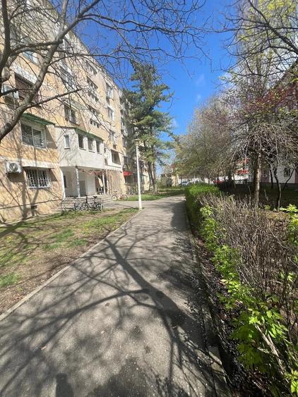 Apartament cu 2 camere semidecomandat în Buziașului