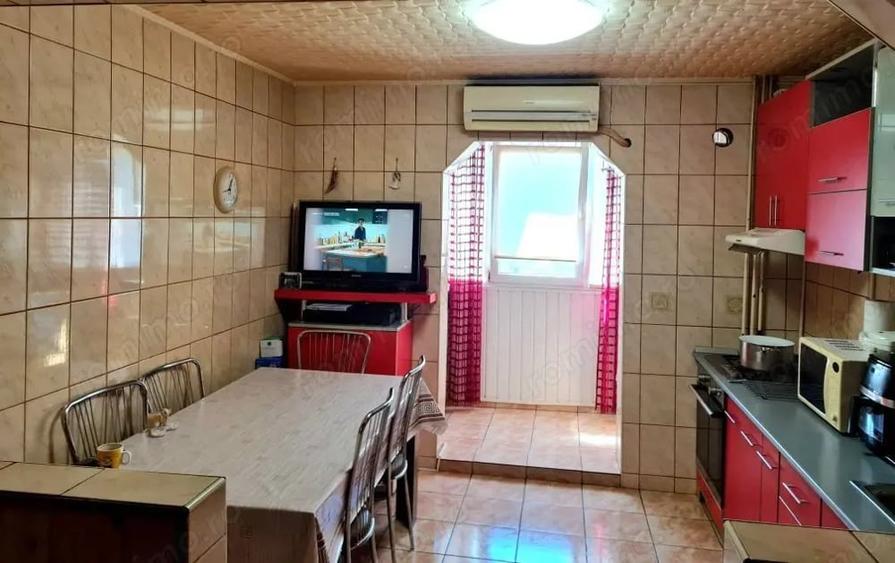 Apartament cu 2 camere decomandat în Dristor