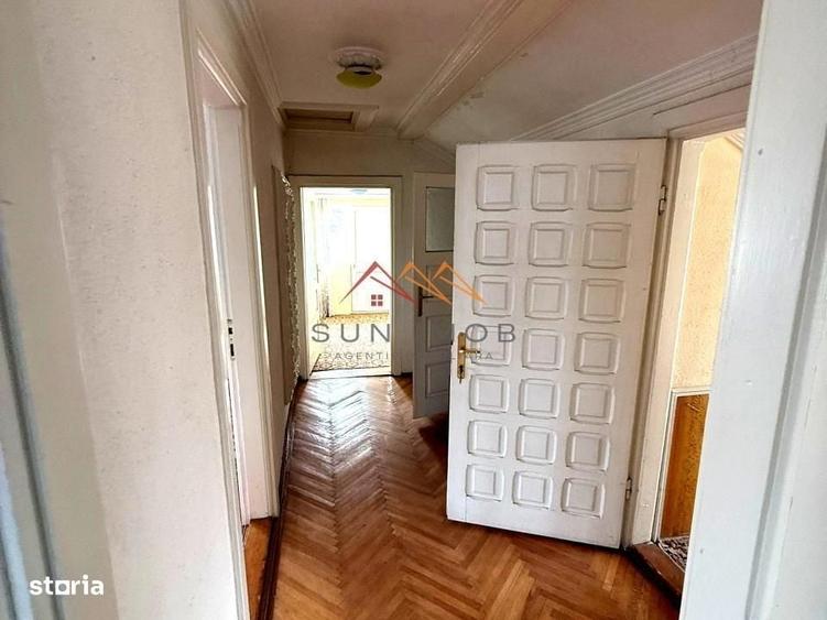 Casă cu 4 camere în Central