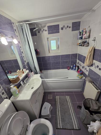 Apartament cu 4 camere decomandat în Ampoi 3