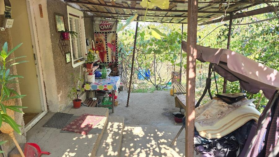 Casă cu 2 camere cu Teren 411 Mp în Viile Noi