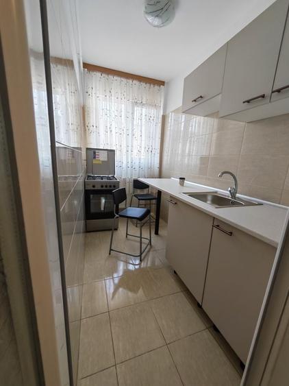 Apartament cu 2 camere semidecomandat în Mihai Bravu