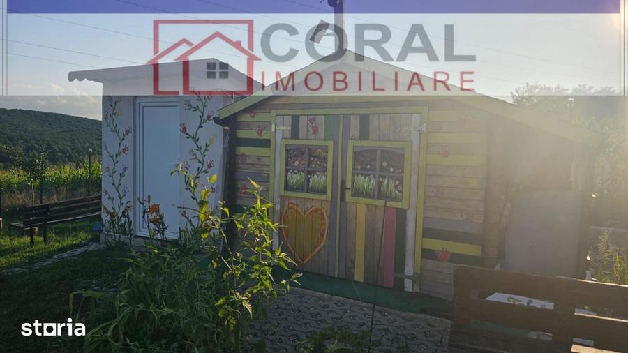Teren de 2200 mp, în Cârjiți