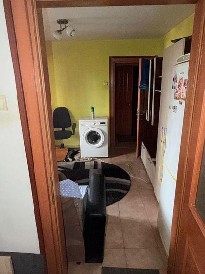Apartament cu 2 camere semidecomandat în Preajba Mare