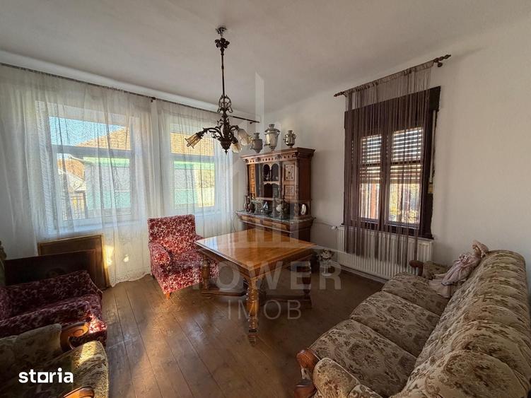 Casă cu 4 camere decomandat cu Teren 306 Mp în Central