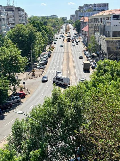 Apartament cu 3 camere decomandat în Tineretului