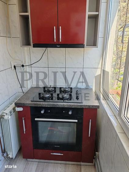 Apartament cu 3 camere decomandat, mobilat în Girocului