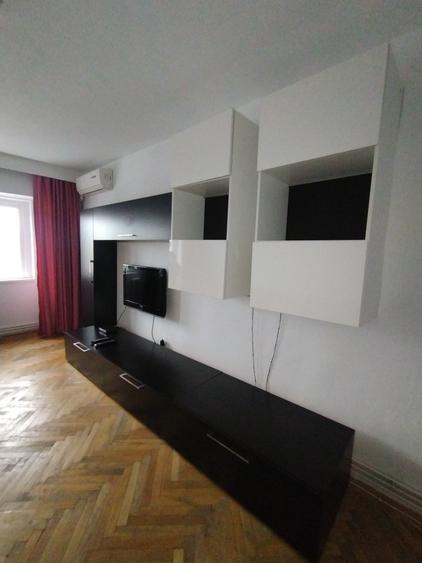 Apartament cu 3 camere decomandat în Tomis III