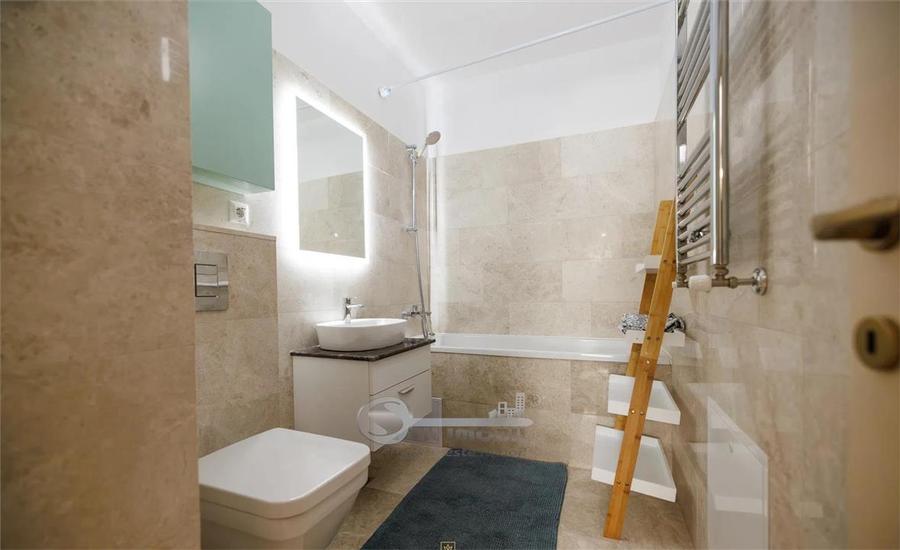 Apartament cu 3 camere semidecomandat în Copou