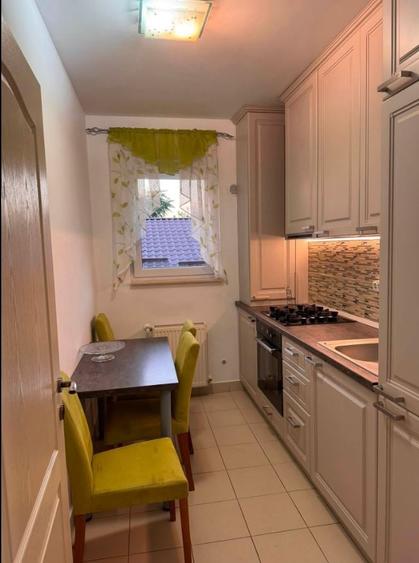 Apartament cu 3 camere semidecomandat, mobilat în Tineretului