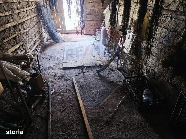Casă cu 2 camere cu Teren 555 Mp în Botești