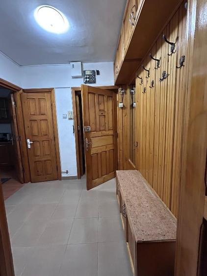 Apartament cu 2 camere decomandat, mobilat în Calea București