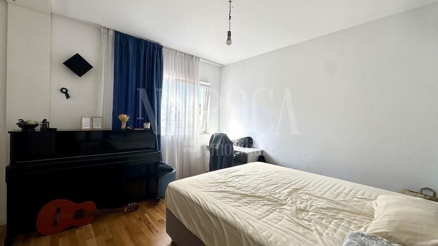 Apartament cu 5 camere semidecomandat în Florești