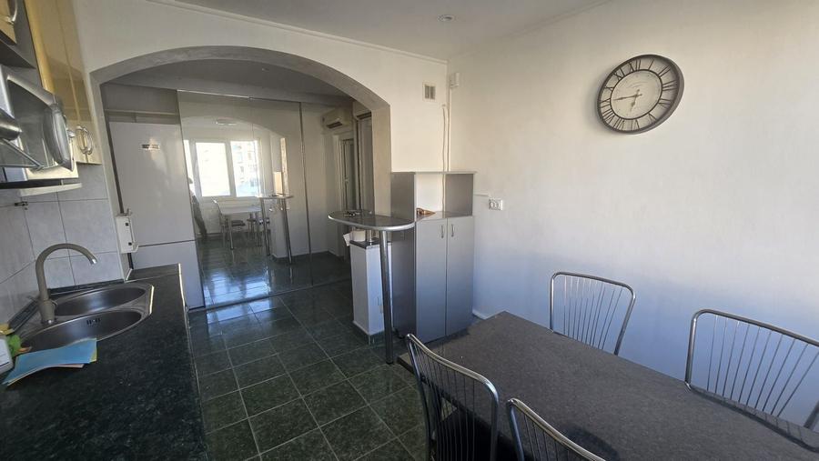 Apartament cu 3 camere decomandat, mobilat în Dristor