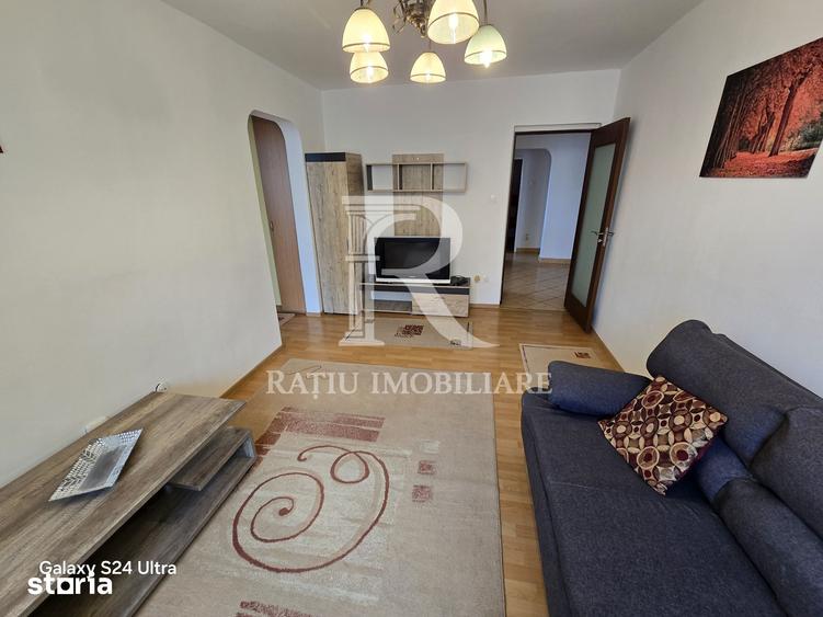 Apartament cu 4 camere decomandat, mobilat în Decebal
